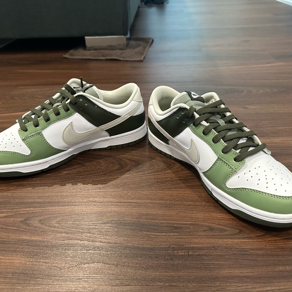 Nike Dunk Low Oil Green - Picture 3 of 5